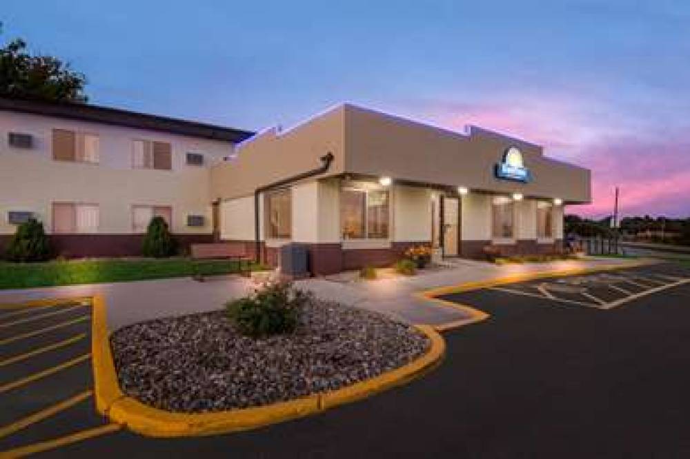 Days Inn By Wyndham Newton 9