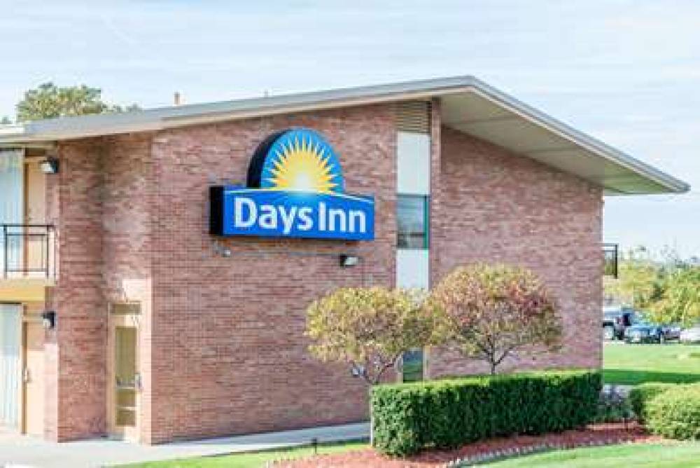 Days Inn By Wyndham Niles 2