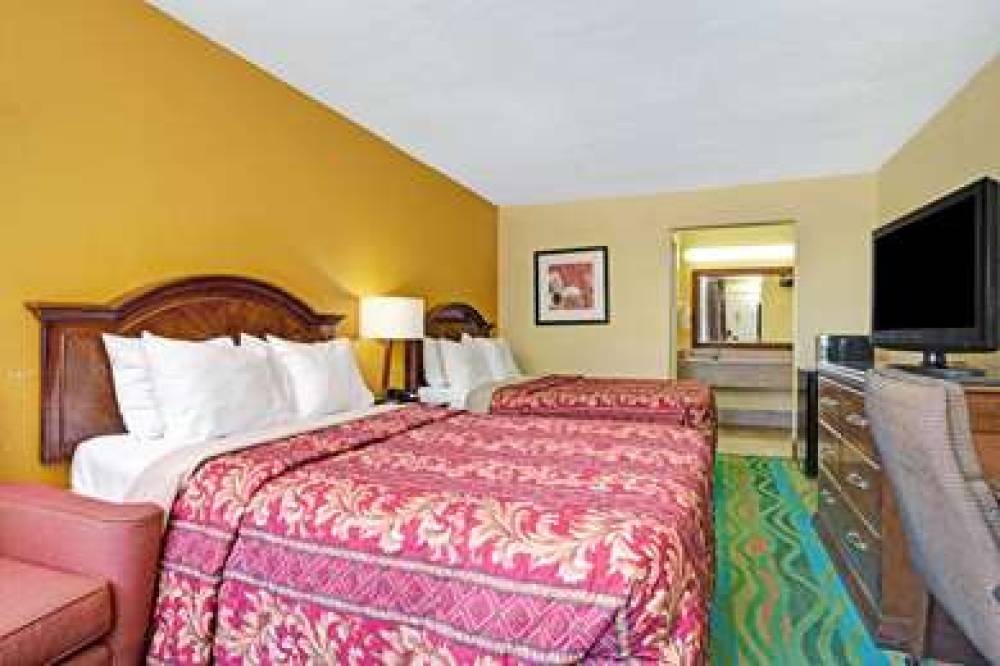 Days Inn By Wyndham Norfolk Military Circle 10