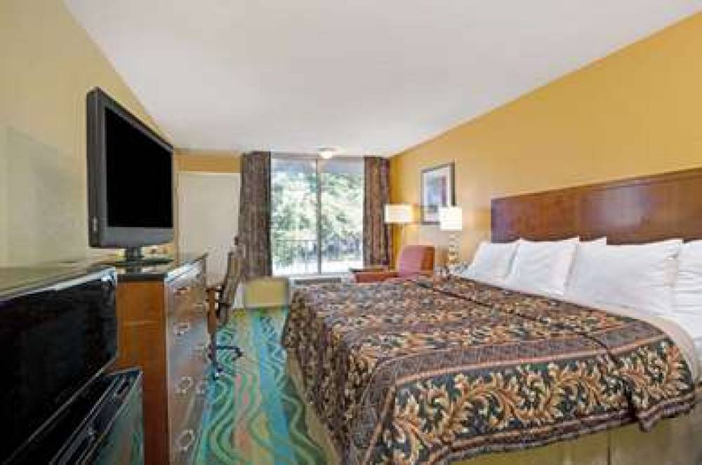 Days Inn By Wyndham Norfolk Military Circle 9