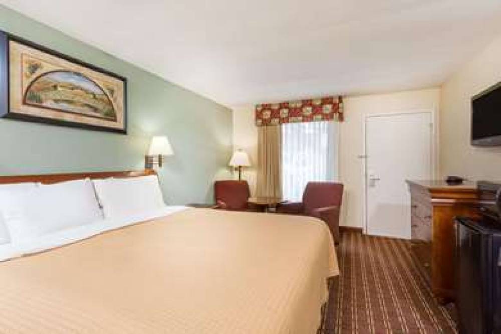 Days Inn By Wyndham Orangeburg 4