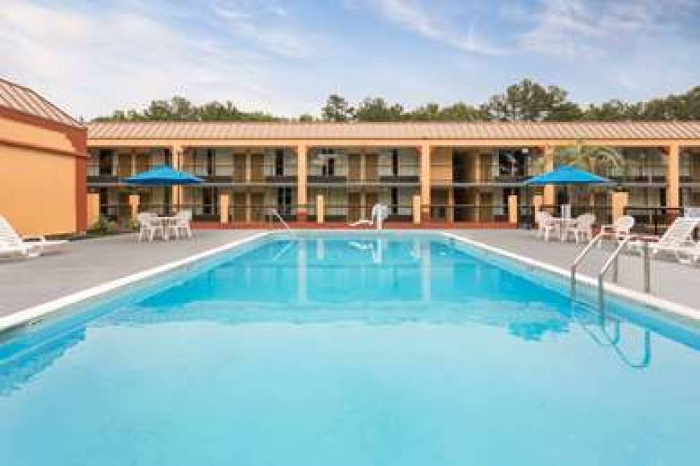 Days Inn By Wyndham Orangeburg South 3