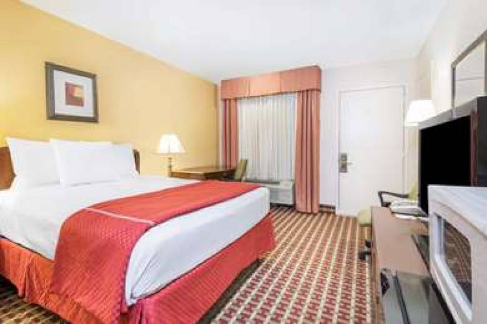 Days Inn By Wyndham Ottawa 4