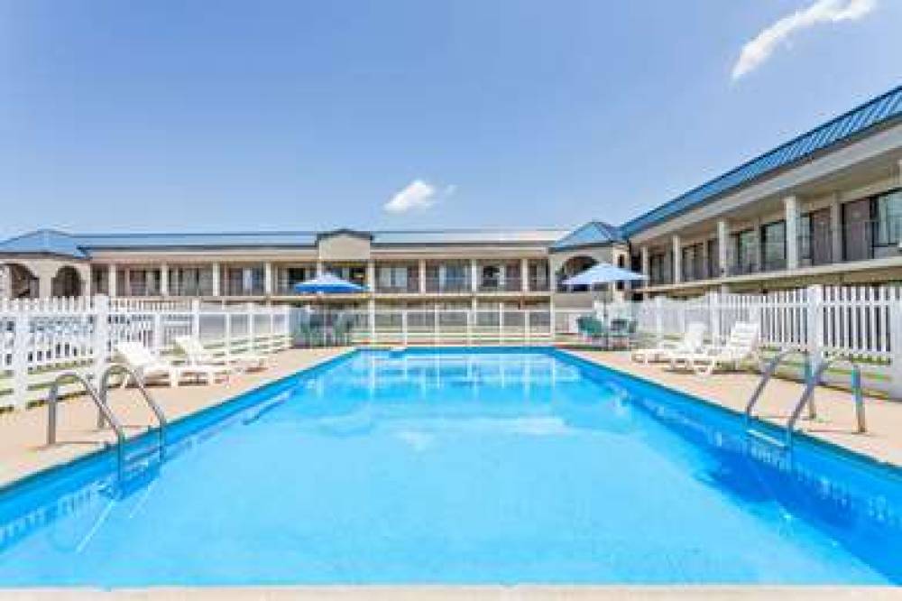 Days Inn By Wyndham Owensboro 7