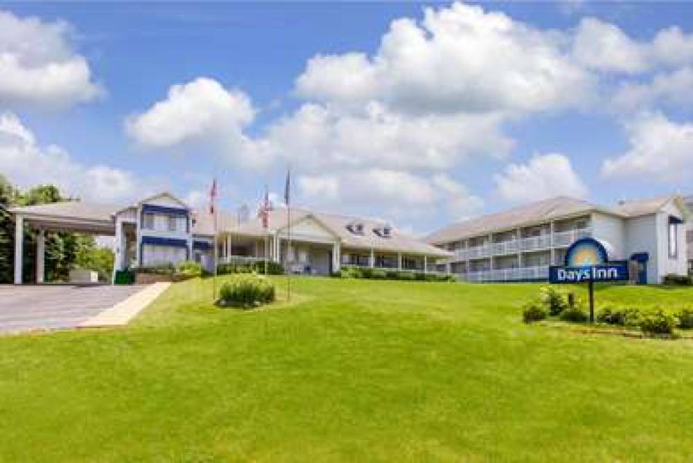 DAYS INN BY WYNDHAM, PETOSKEY 3