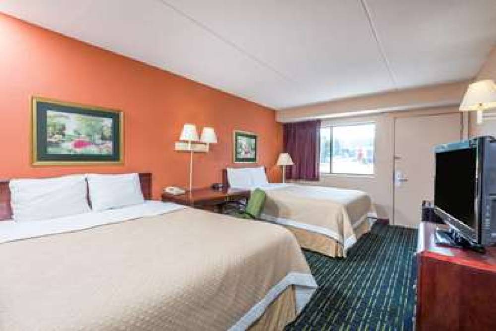 Days Inn By Wyndham Pittsburgh-Harmarville 10