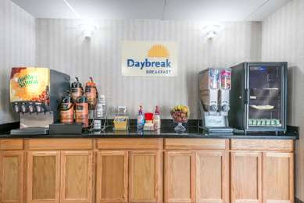 Days Inn By Wyndham Pittsburgh-Harmarville 5