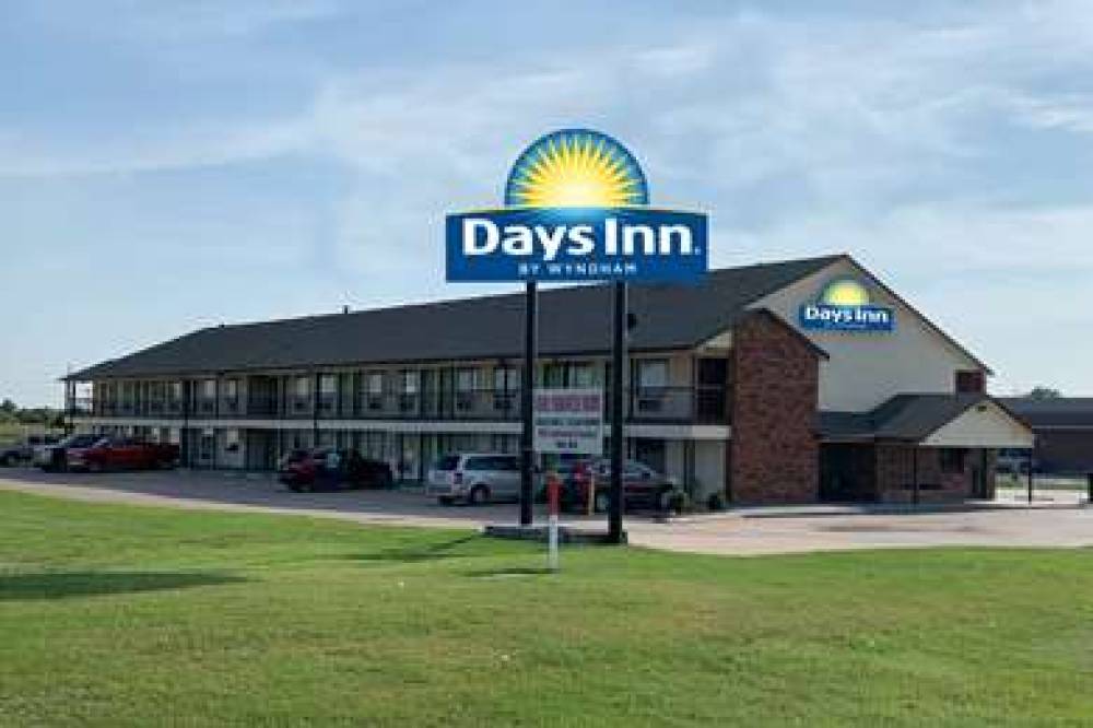 Days Inn By Wyndham Pratt 1