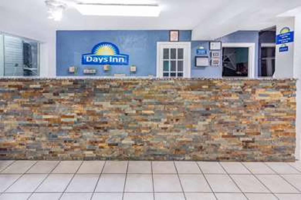 DAYS INN BY WYNDHAM RALEIGH GLENWOO 8