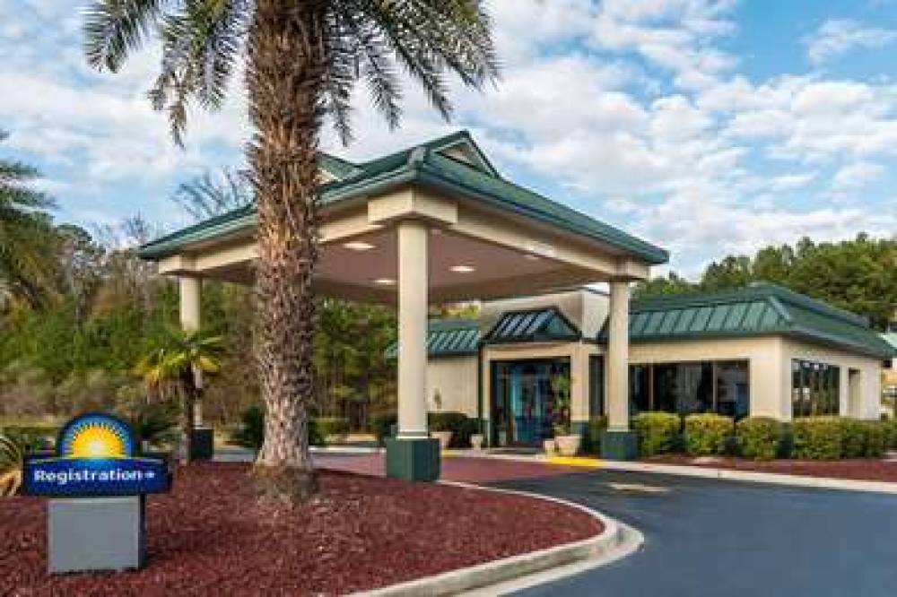 Days Inn By Wyndham Richmond Hill/Savannah 1