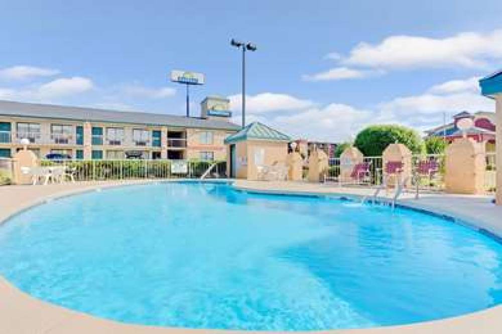 Days Inn By Wyndham Rock Hill 8