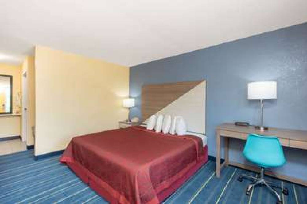 DAYS INN BY WYNDHAM, SALEM 8