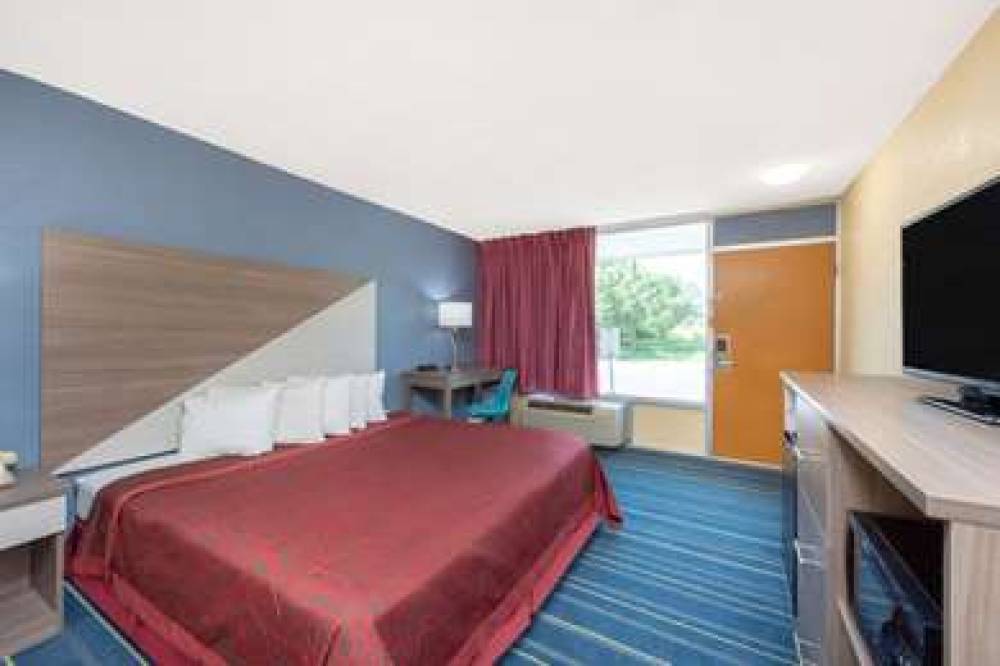 DAYS INN BY WYNDHAM, SALEM 7