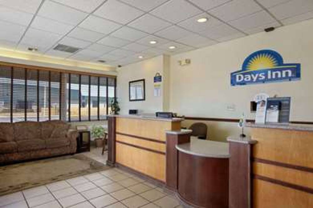 DAYS INN BY WYNDHAM SALINA SOUTH 2