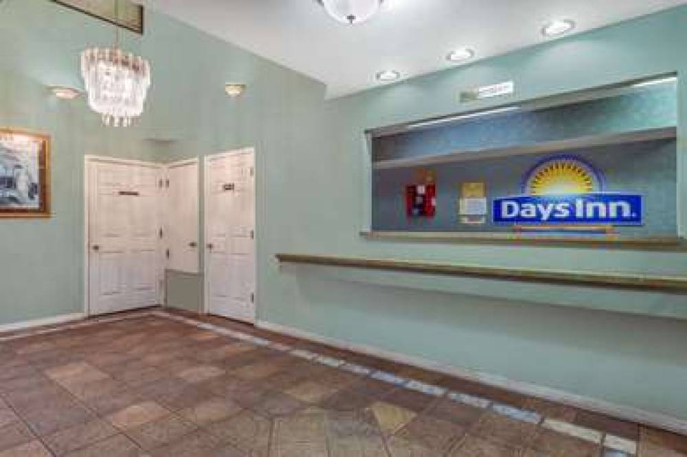 Days Inn By Wyndham San Antonio 2