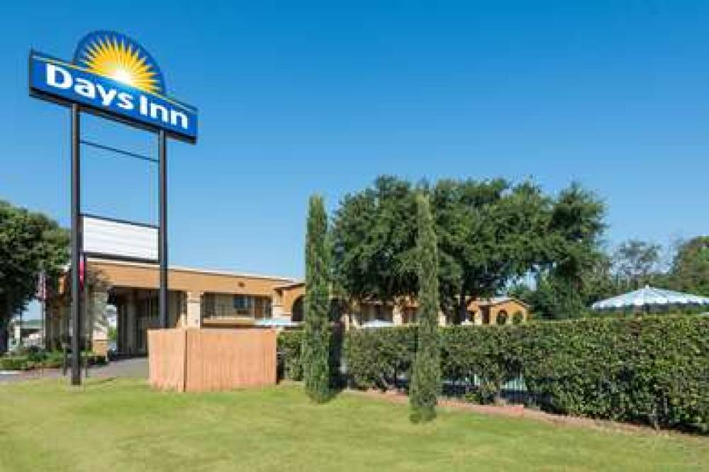 Days Inn By Wyndham San Marcos 2