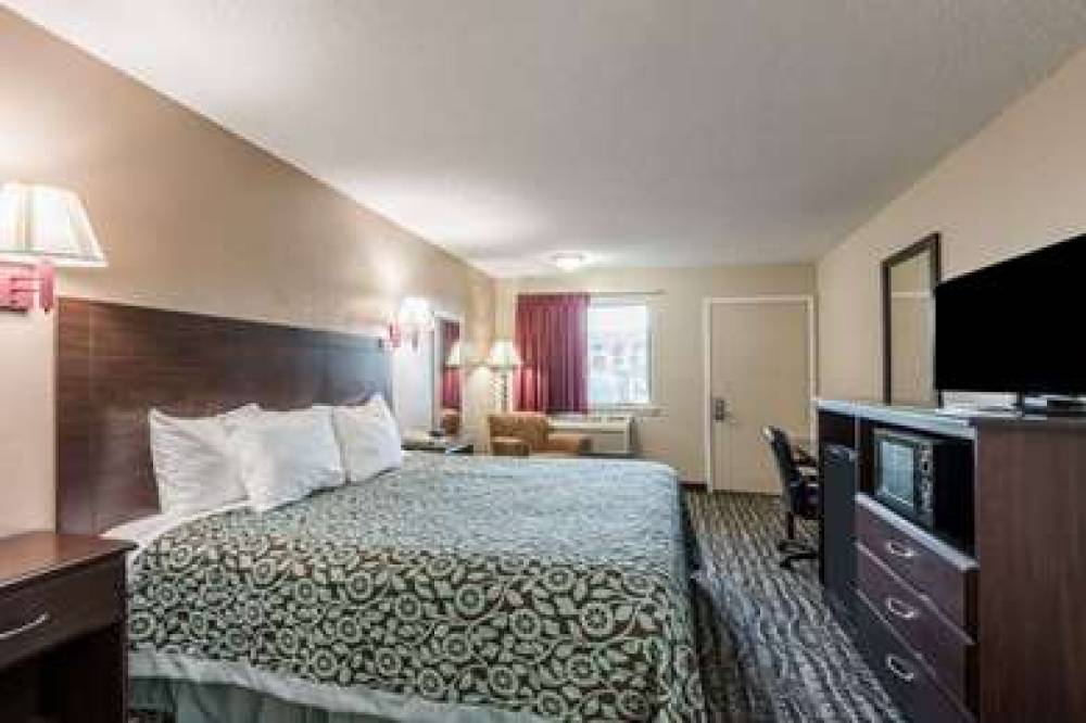 Days Inn By Wyndham San Marcos 10