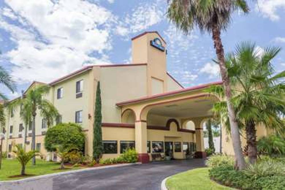 Days Inn By Wyndham Sarasota I 75