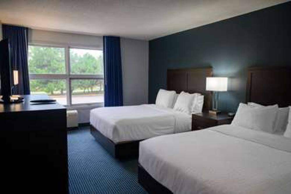 DAYS INN BY WYNDHAM SARNIA HARBOURF 6