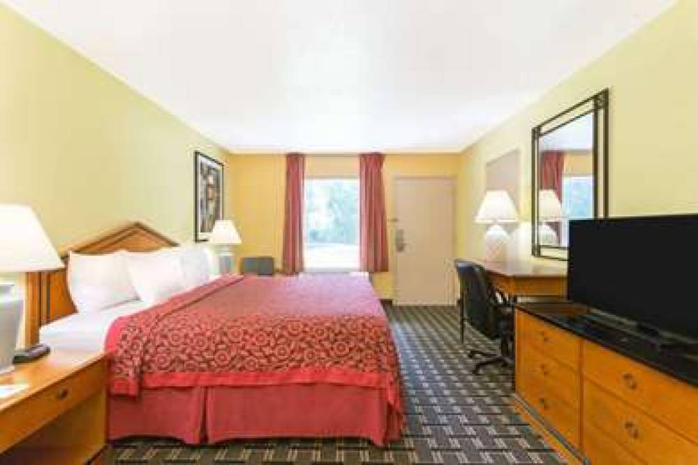 Days Inn By Wyndham Savannah Airport 9