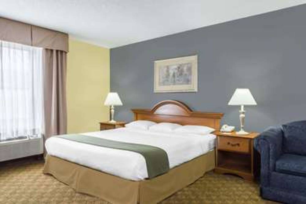 Days Inn By Wyndham Selma 9