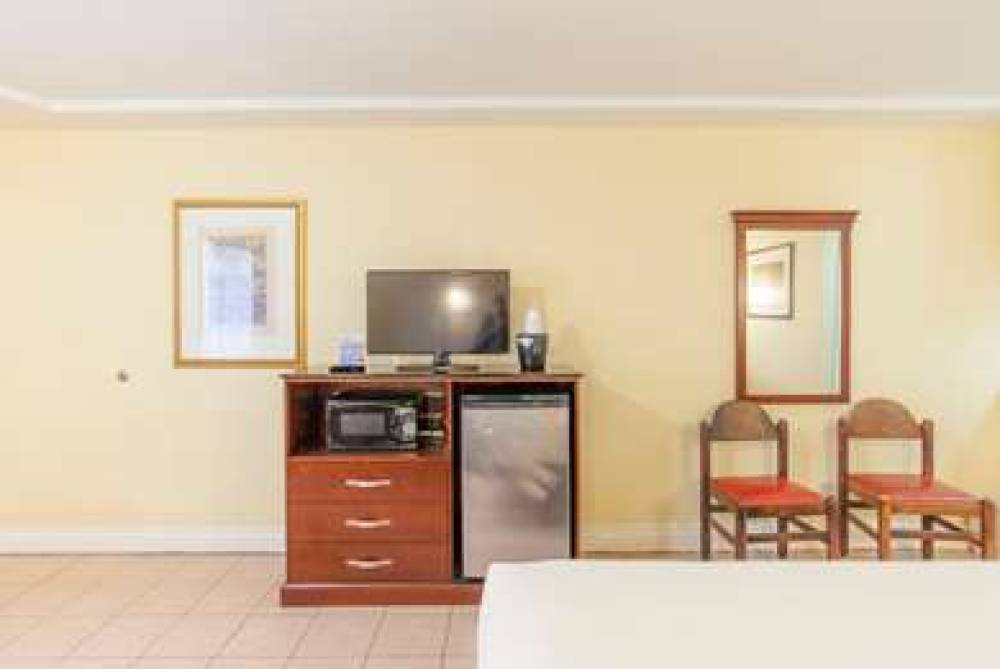 Days Inn By Wyndham Shenandoah 5