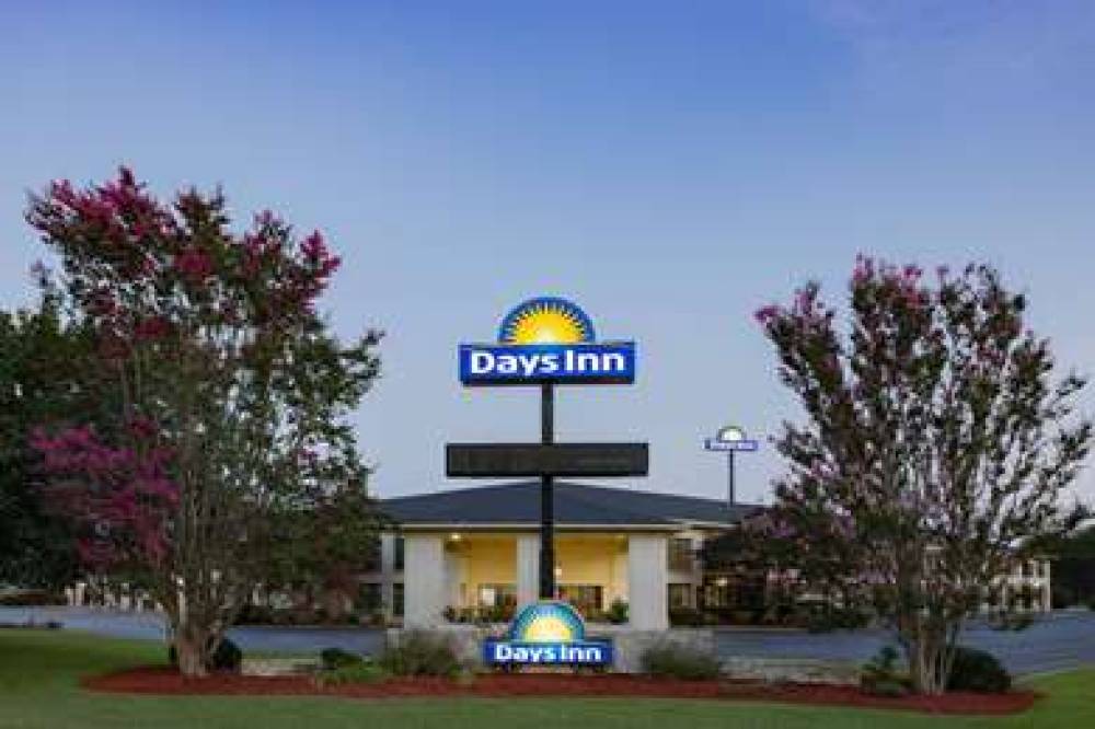 Days Inn By Wyndham Spartanburg Waccamaw 3