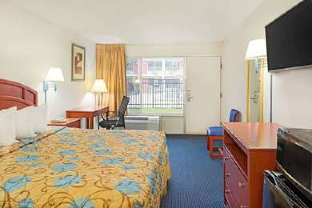 Days Inn By Wyndham Tallahassee-Government Center 7