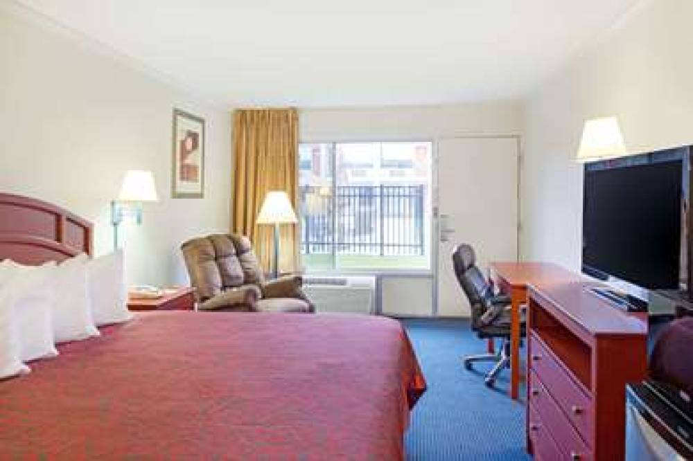 Days Inn By Wyndham Tallahassee-Government Center 10