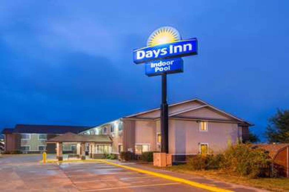 Days Inn By Wyndham Topeka