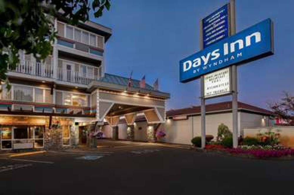 Days Inn By Wyndham Victoria Airpor