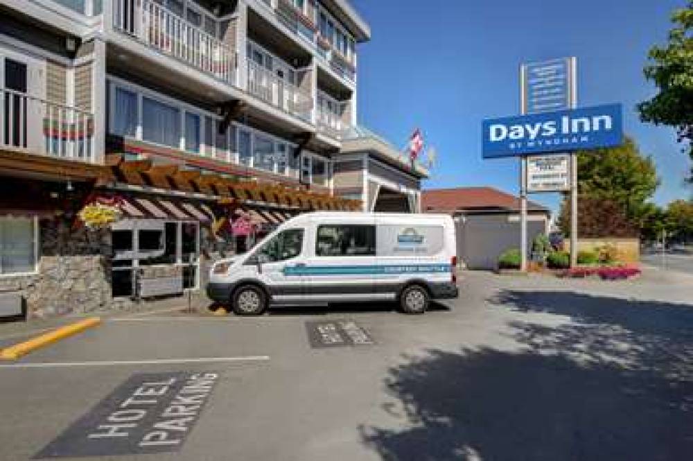 DAYS INN BY WYNDHAM VICTORIA AIRPOR 2