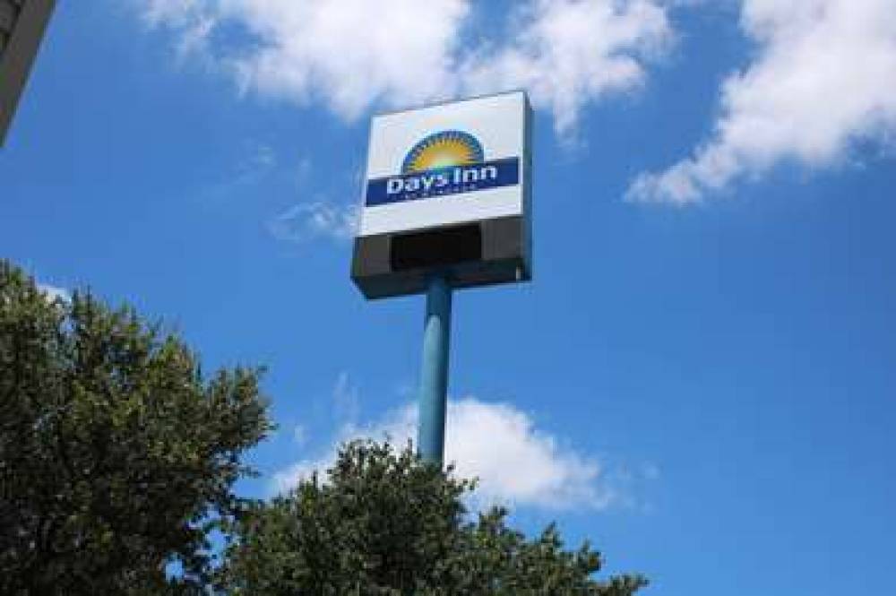 Days Inn By Wyndham Waco University