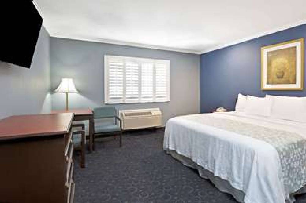 Days Inn By Wyndham West Covina 9