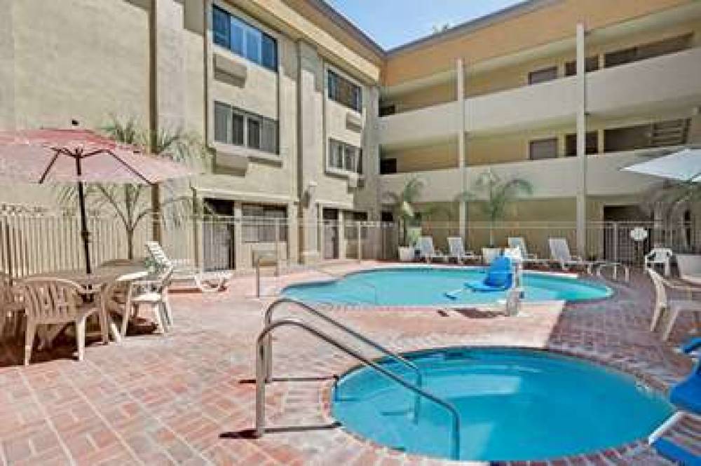 Days Inn By Wyndham West Covina 3