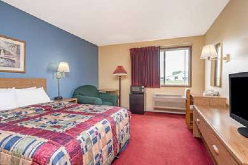 Days Inn By Wyndham West-Eau Claire 9