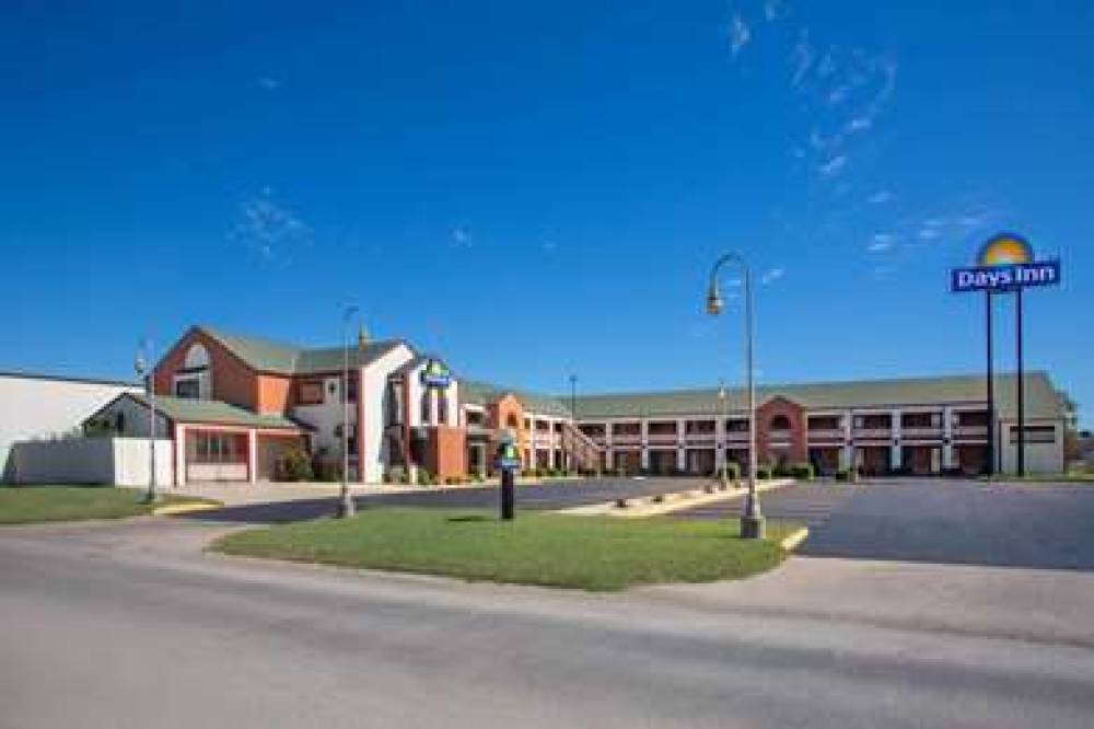 Days Inn By Wyndham Wichita West Near Airport 5