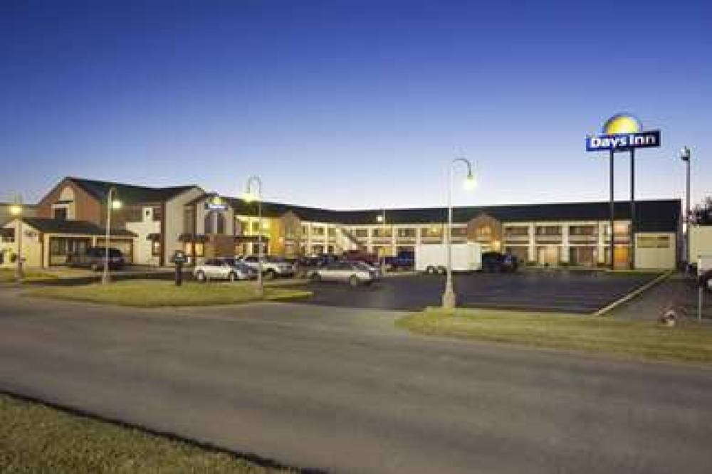 Days Inn By Wyndham Wichita West Near Airport 1