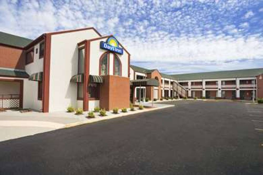 Days Inn By Wyndham Wichita West Near Airport 2