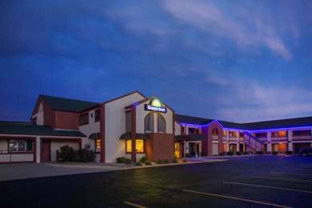 Days Inn By Wyndham Wichita West Near Airport 7