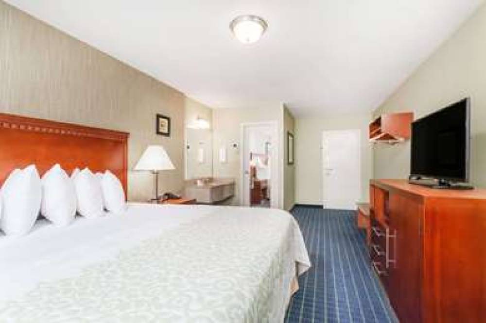 DAYS INN BY WYNDHAM WINDSOR LOCKS / 8