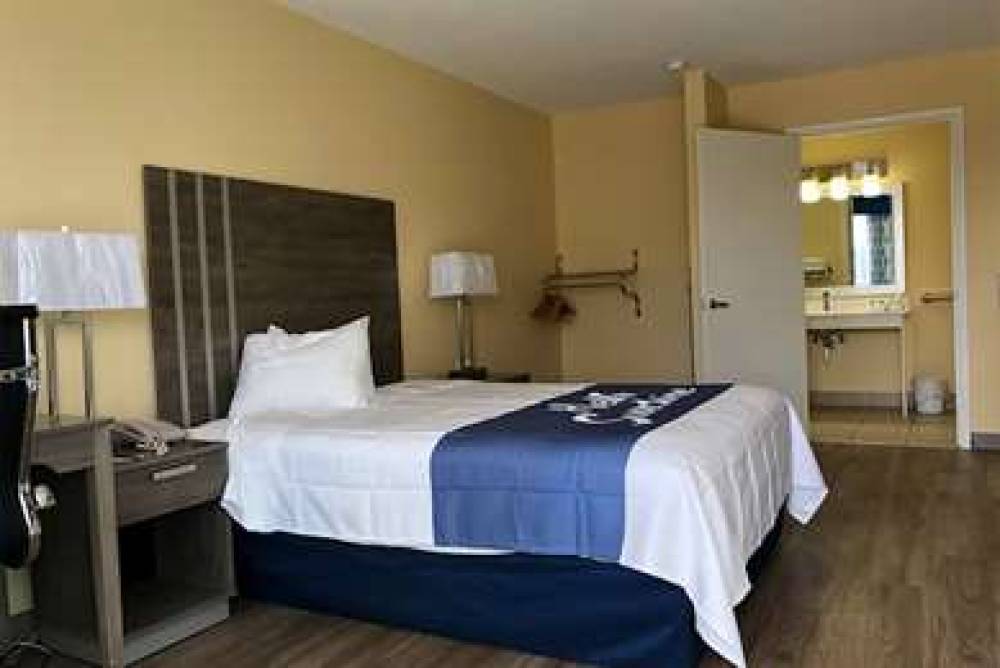 DAYS INN CAPE CARTERET 8