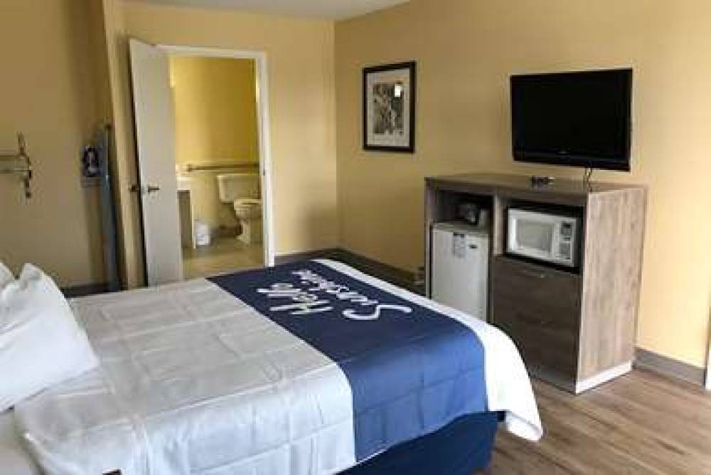 DAYS INN CAPE CARTERET 9