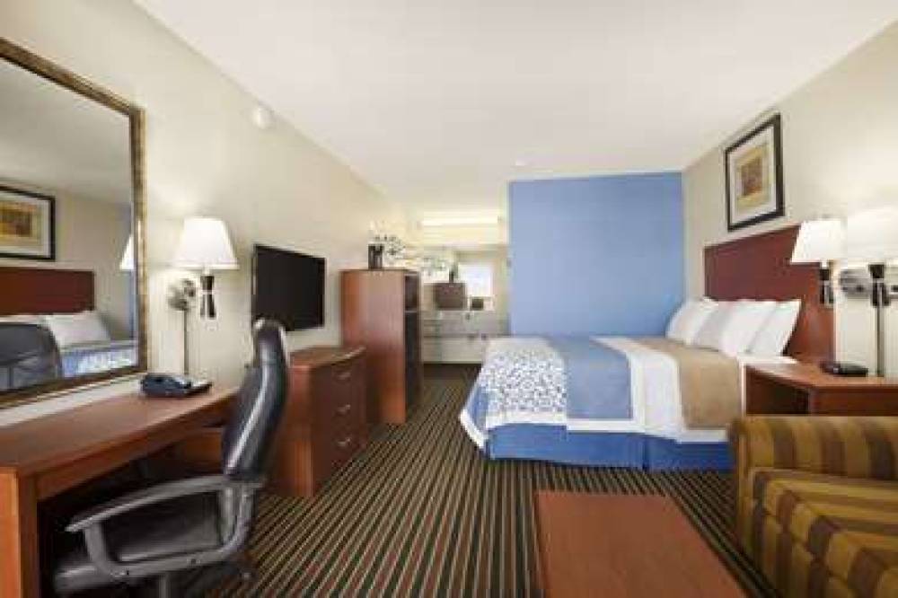 DAYS INN CHAMPAIGN URBANA 4