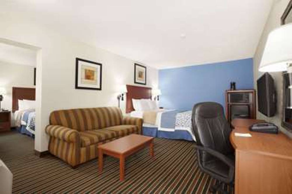 DAYS INN CHAMPAIGN URBANA 10