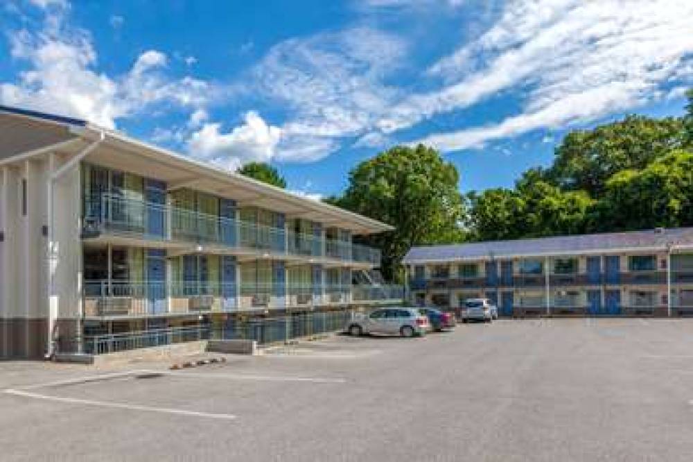 DAYS INN CHARLES TOWN/HARPERS FERRY 4