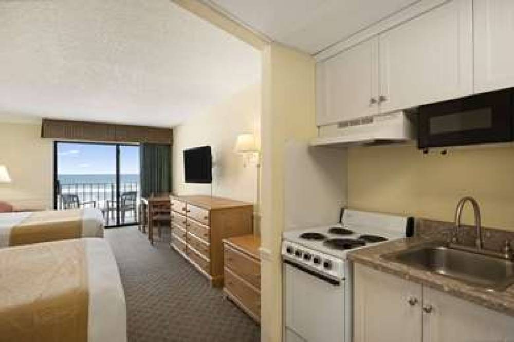 Days Inn Daytona Oceanfront 8