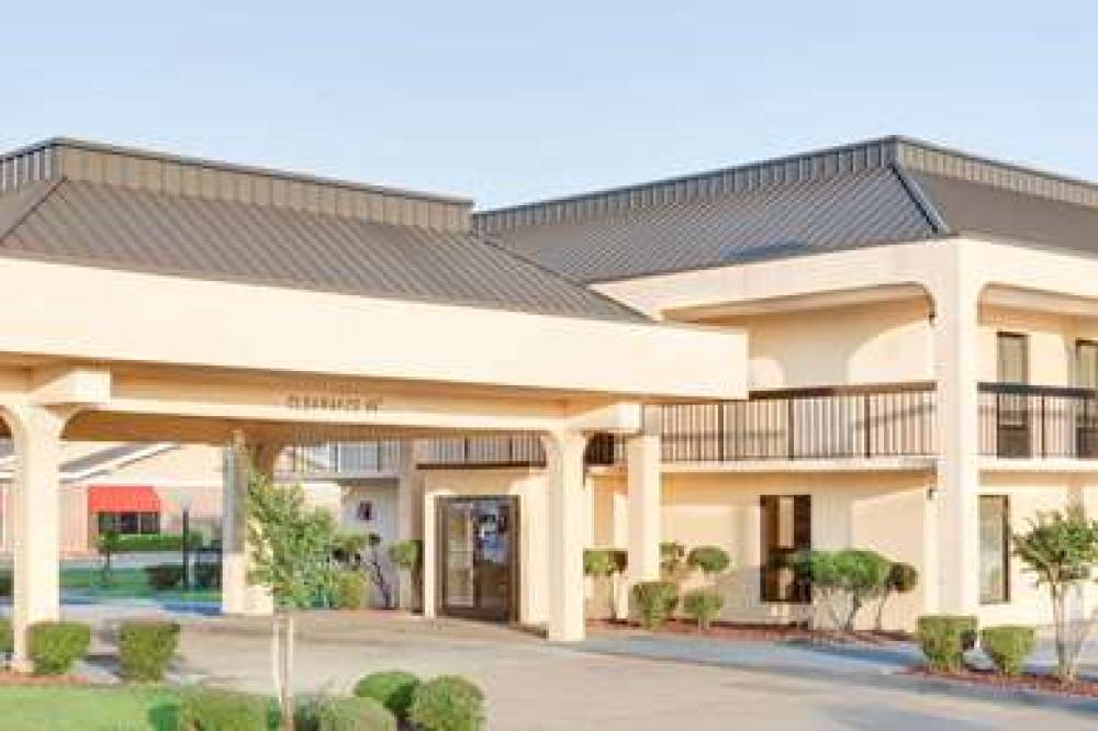 DAYS INN GREENVILLE MS 2