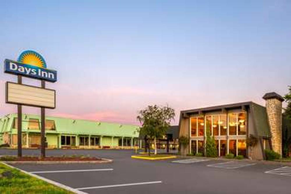 DAYS INN KLAMATH FALLS 2