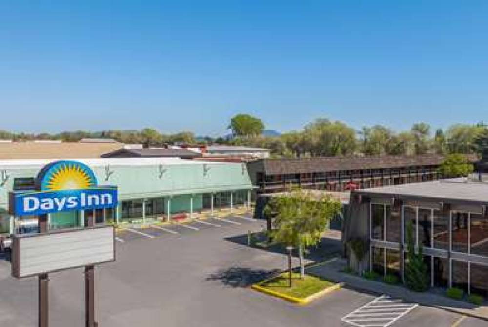 DAYS INN KLAMATH FALLS 1